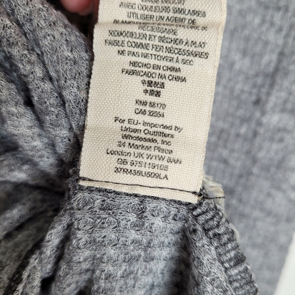 Free People Cropped Gray Thermal - Picture 10 of 11